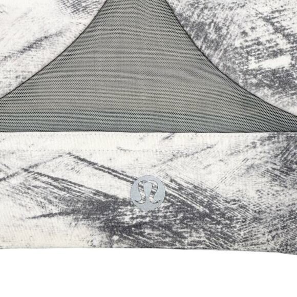 LULULEMON Train Times Bra Sz 2 Breeze By White Light Cast / Light Cast - Picture 6 of 7